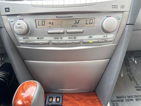 Used 2010 Toyota Camry XLE image 26