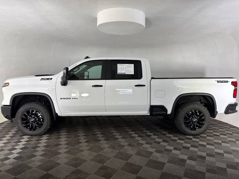 Used 2026 Chevrolet Silverado 2500 LT w/ Trail Boss Package AWD/4WD image 11
