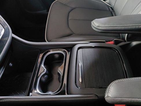 New 2026 Chrysler Pacifica Limited w/ S Appearance Package image 22