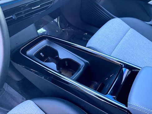 Used 2023 Volkswagen ID.4 Pro image 16