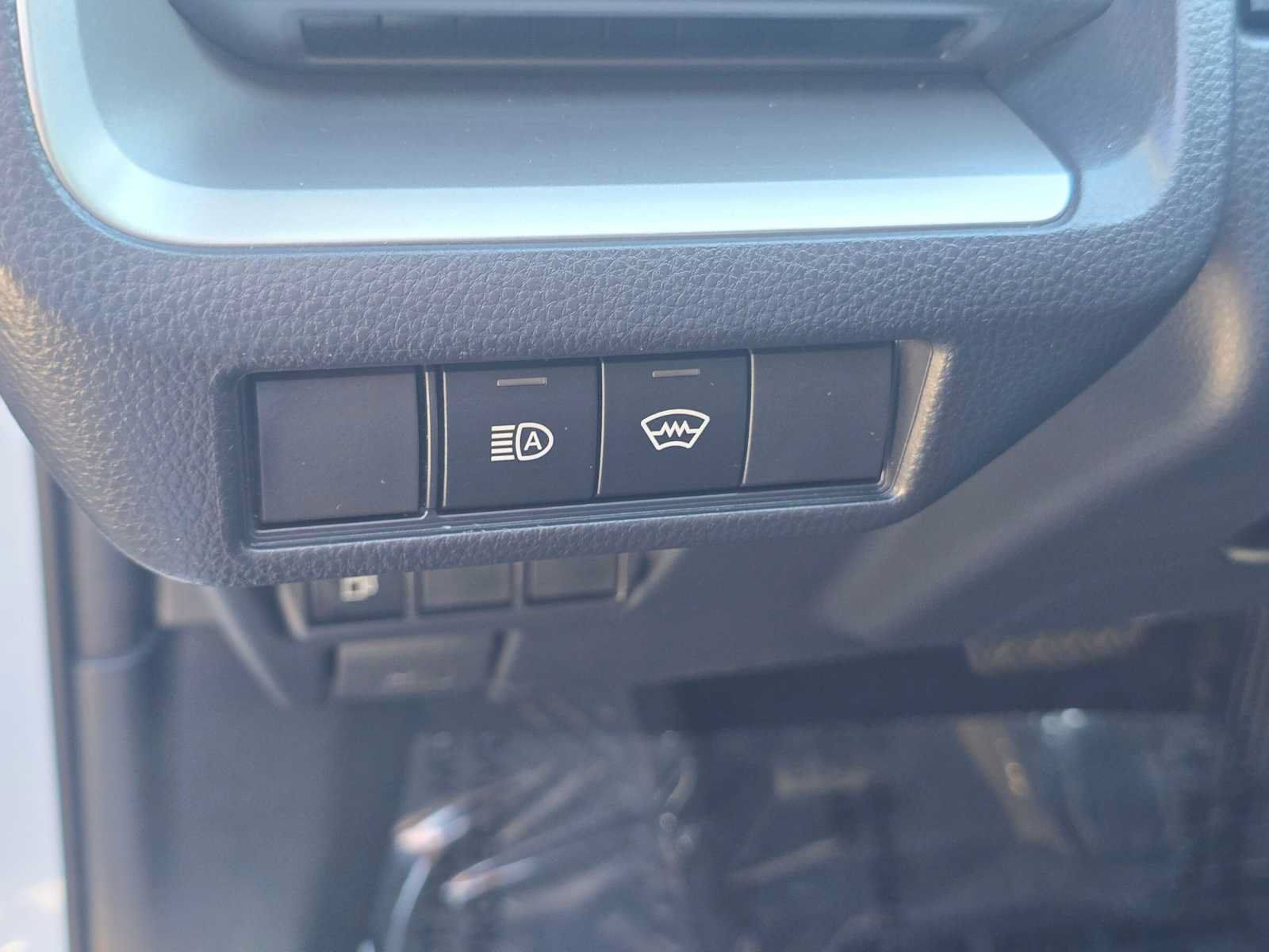 Certified 2025 Toyota Prius LE FWD image 24