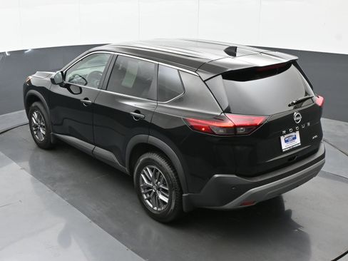 Used 2023 Nissan Rogue S AWD/4WD image 29