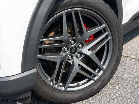 Used 2025 Ford Explorer ST-Line w/ Premium Package RWD image 2