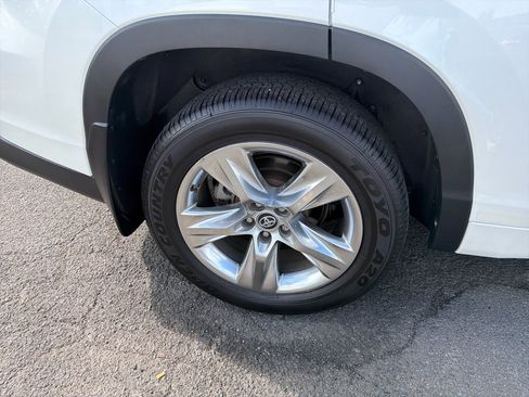 Used 2019 Toyota Highlander Limited image 5