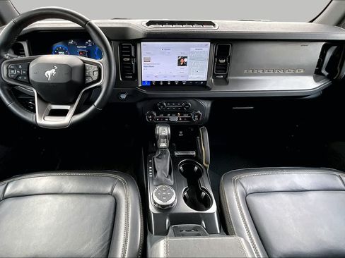 Used 2025 Ford Bronco Badlands AWD/4WD image 16