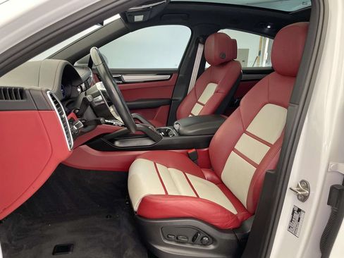 Certified 2022 Porsche Cayenne Platinum Edition AWD/4WD image 5