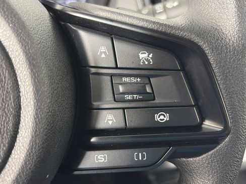 Used 2025 Subaru Crosstrek 2.5i Premium AWD/4WD image 32