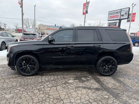 Used 2018 Cadillac Escalade Premium Luxury image 4