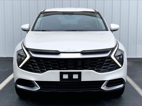 Used 2023 Kia Sportage LX AWD/4WD image 3