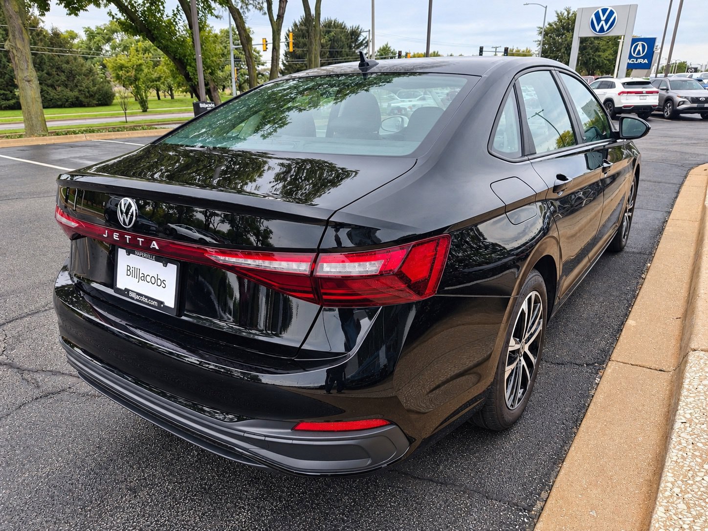 Used 2026 Volkswagen Jetta Sport FWD image 6