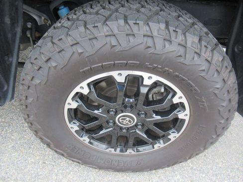 Used 2022 Toyota Tundra SR5 w/ TRD Off-Road Premium Package AWD/4WD image 11