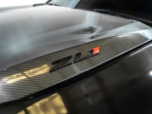 Used 2018 Chevrolet Camaro ZL1 RWD image 17