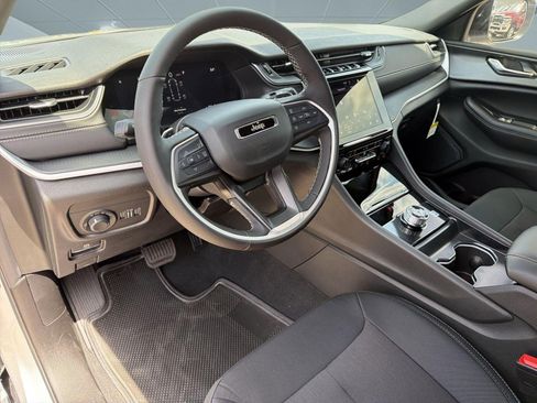 New 2026 Jeep Grand Cherokee L 4WD image 4