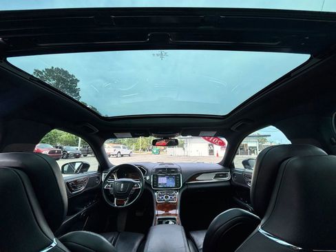 Used 2019 Lincoln Continental Reserve AWD/4WD image 21