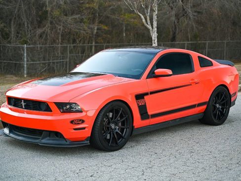 Used 2012 Ford Mustang Boss 302 w/ Boss 302 Accessory Pkg image 10