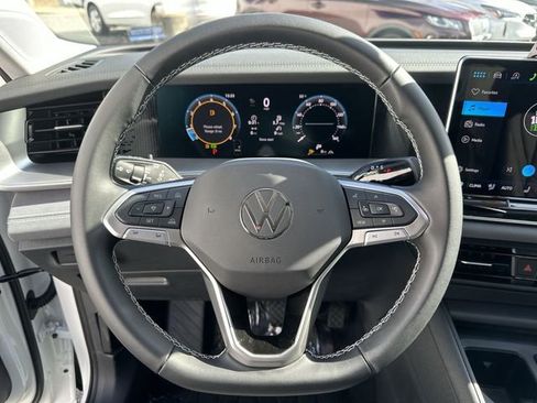 New 2026 Volkswagen Tiguan SE image 14