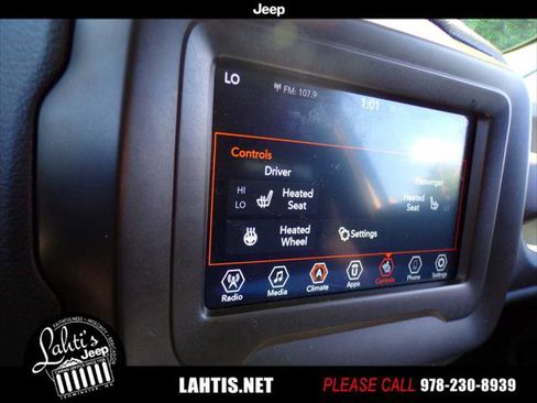 Certified 2020 Jeep Renegade Altitude w/ Cold Weather Group AWD/4WD image 22