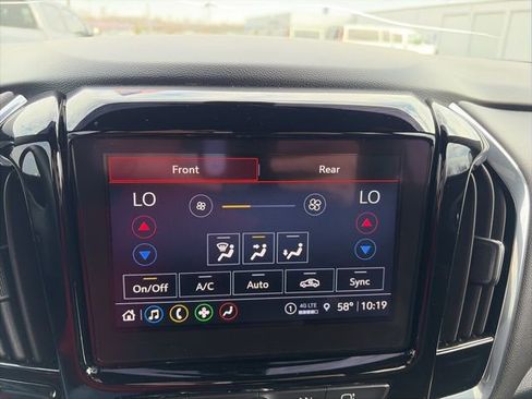 Used 2023 Chevrolet Traverse LT image 22