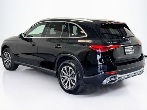 Used 2025 Mercedes-Benz GLC 300 4MATIC image 7