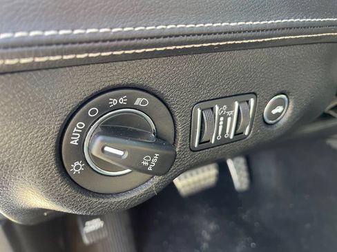 Used 2023 Chrysler 300 C RWD image 19
