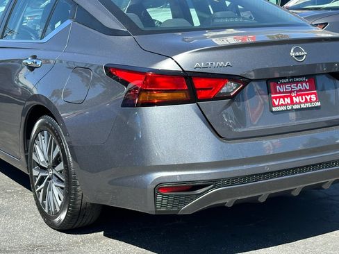 Used 2024 Nissan Altima 2.5 SV FWD image 6