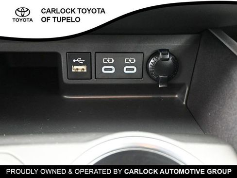 Used 2024 Toyota Highlander XLE image 14