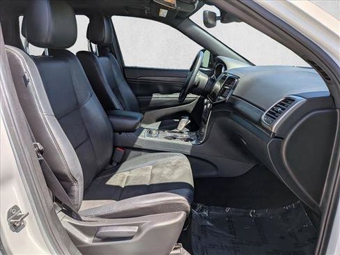 Used 2020 Jeep Grand Cherokee Altitude AWD/4WD image 21