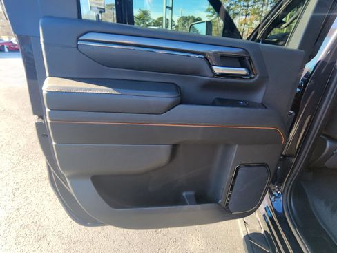 Used 2025 GMC Sierra 3500 AT4 image 15