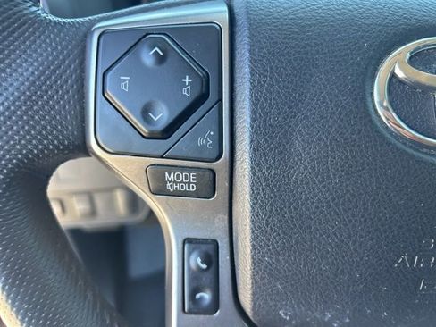 Used 2021 Toyota Tacoma SR5 RWD image 31