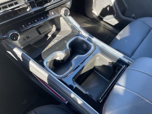 Used 2024 Chevrolet Traverse Z71 w/ Enhanced Driving Package image 20