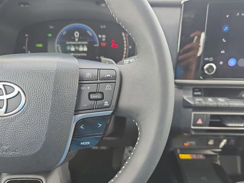 Used 2026 Toyota Camry SE w/ Convenience Package image 18