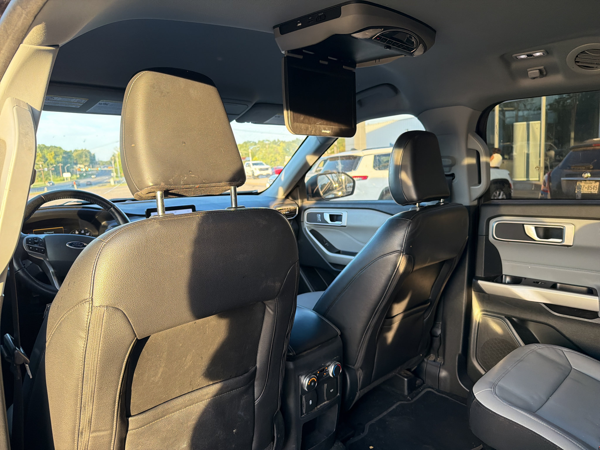 Used 2021 Ford Explorer XLT w/ Equipment Group 202A RWD image 20
