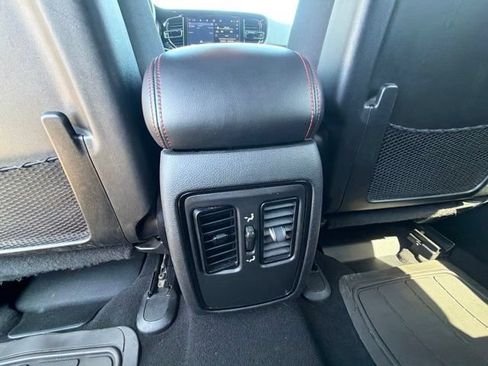 Used 2023 Dodge Durango GT AWD/4WD image 15