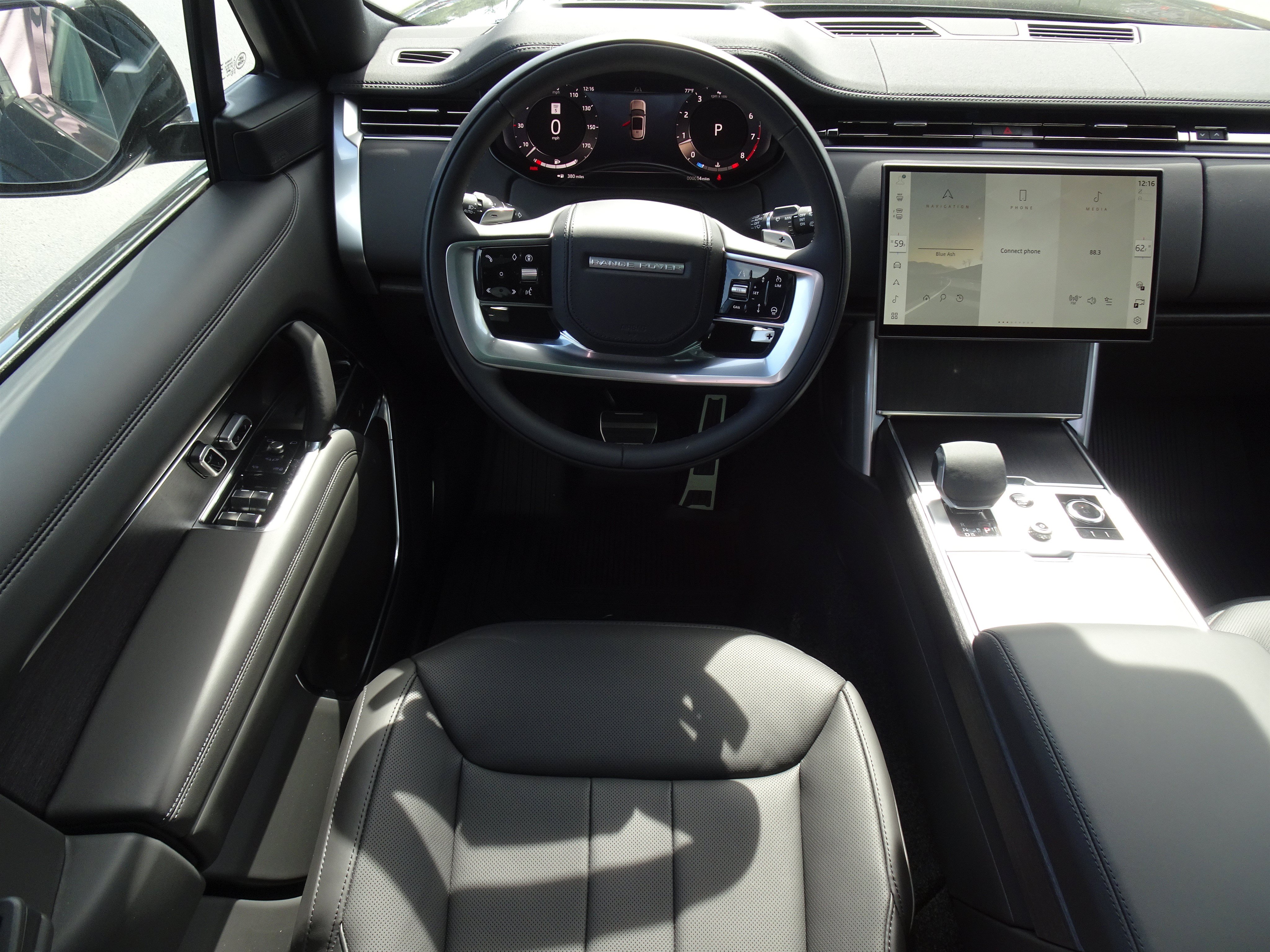 New 2027 Land Rover Range Rover Long Wheelbase SE AWD/4WD image 18