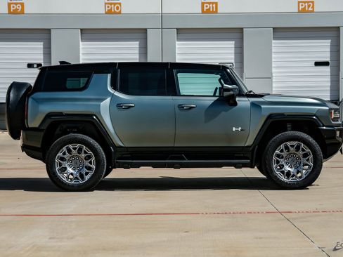 Used 2024 GMC Hummer EV 3X image 25