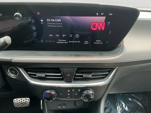 Used 2024 Buick Encore GX Preferred AWD/4WD image 17