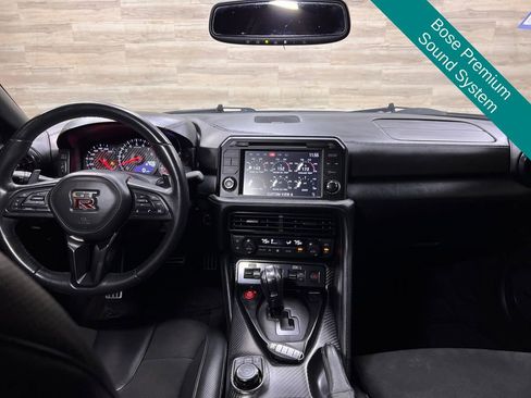 Used 2020 Nissan GT-R Premium w/ Premium Interior Package AWD/4WD image 2