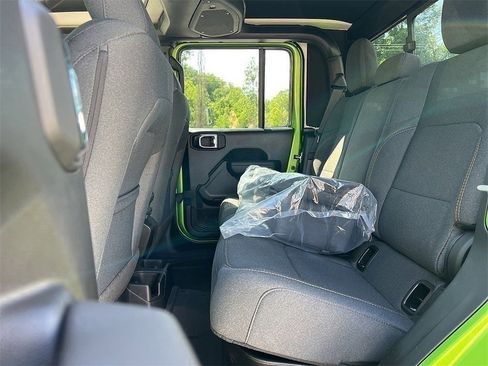 New 2025 Jeep Gladiator Willys image 10