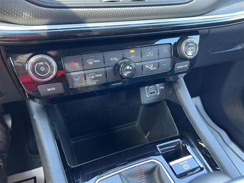 Used 2022 Jeep Compass Trailhawk image 24