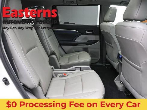 Used 2017 Toyota Highlander Limited Platinum AWD/4WD image 27