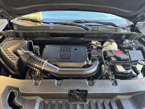 Used 2025 Chevrolet Blazer LT FWD image 32
