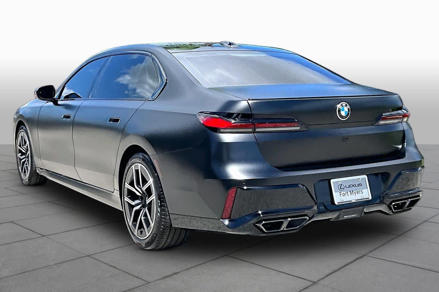 Used 2024 BMW 760i xDrive AWD/4WD image 11
