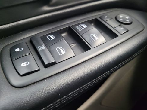 Used 2019 Dodge Grand Caravan SE image 27