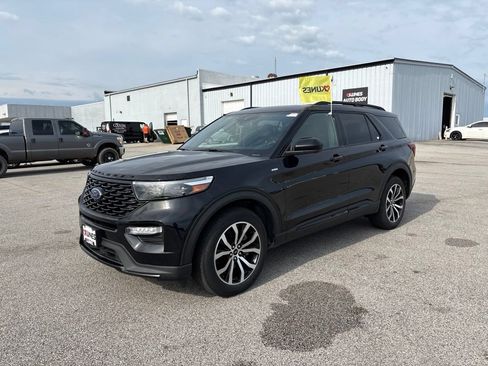 Used 2023 Ford Explorer ST-Line w/ Class IV Trailer Tow Package AWD/4WD image 4