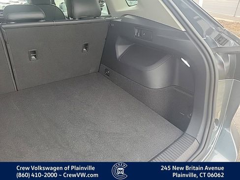 Certified 2025 Volkswagen Tiguan SE image 50