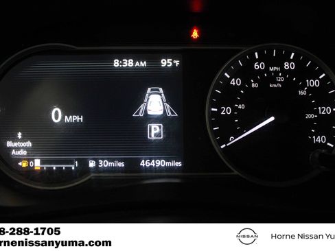 Used 2022 Nissan Versa SV FWD image 4