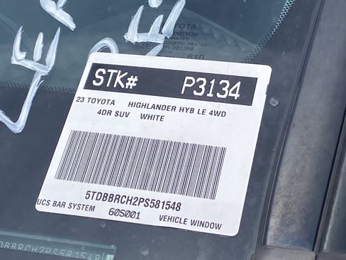 Used 2023 Toyota Highlander LE image 9