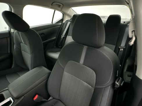 Used 2024 Nissan Sentra SV FWD image 9