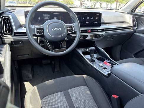Used 2025 Kia Sorento LX FWD image 17