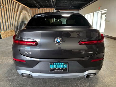 Used 2025 BMW X4 xDrive30i AWD/4WD image 6